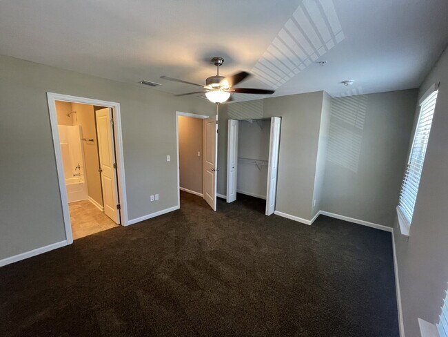 Building Photo - 2248 Del Carmel Way
