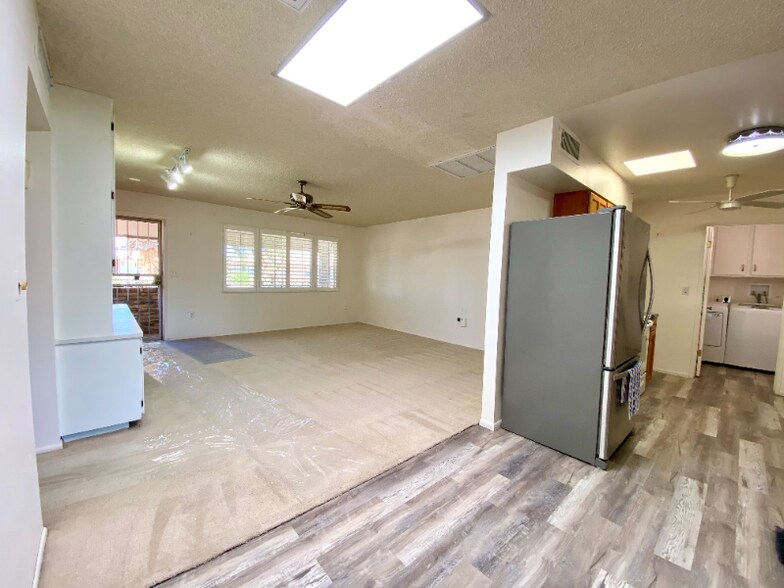 Building Photo - 10422 W Meade Dr
