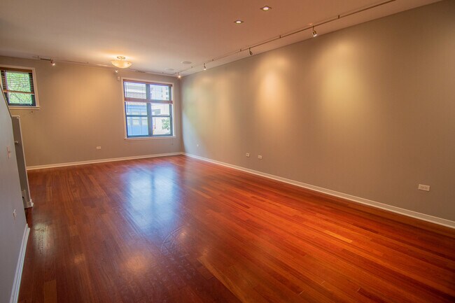 Building Photo - 1152 N Cleveland Ave