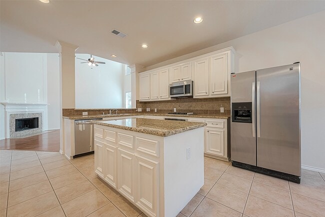 Building Photo - 21411 Willow Glade Dr