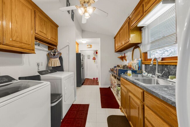 Building Photo - 4269 Wilcox Ln