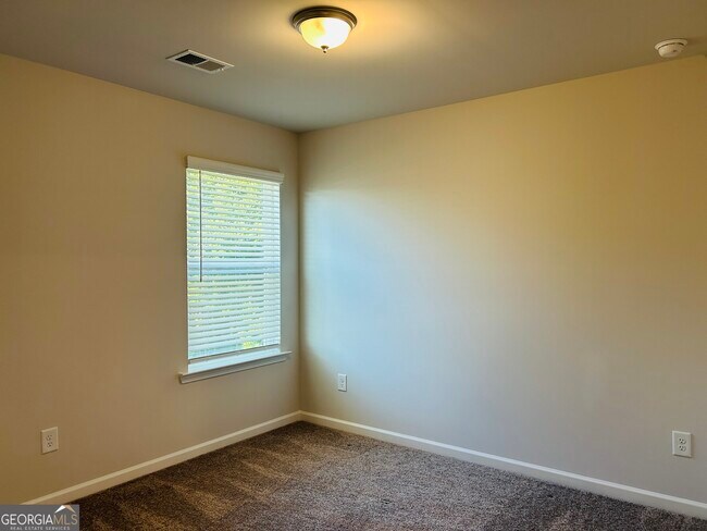 Building Photo - 143 Chapel Hl Pkwy