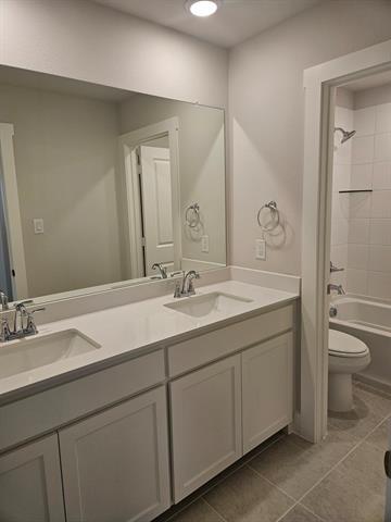 Building Photo - 221 Chestnut St