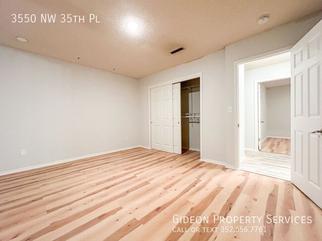 Building Photo - Spacious 4/3 with Flex Room in Shadowlawn ...