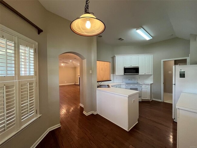 Building Photo - 8979 Stoneridge Pl