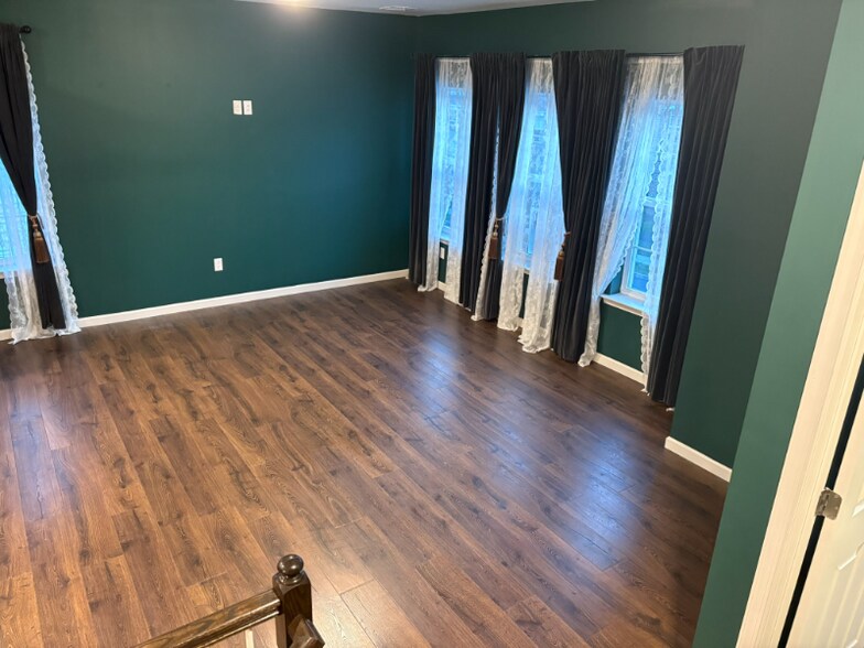 Building Photo - 3098 Goshen Dr