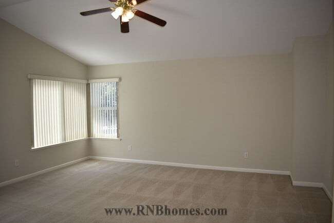 Building Photo - 2400 Carr Ct