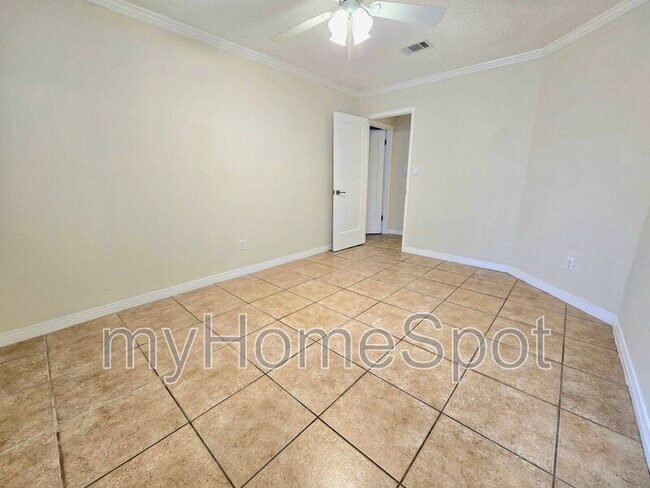 Building Photo - 7225 W Fairfield Dr