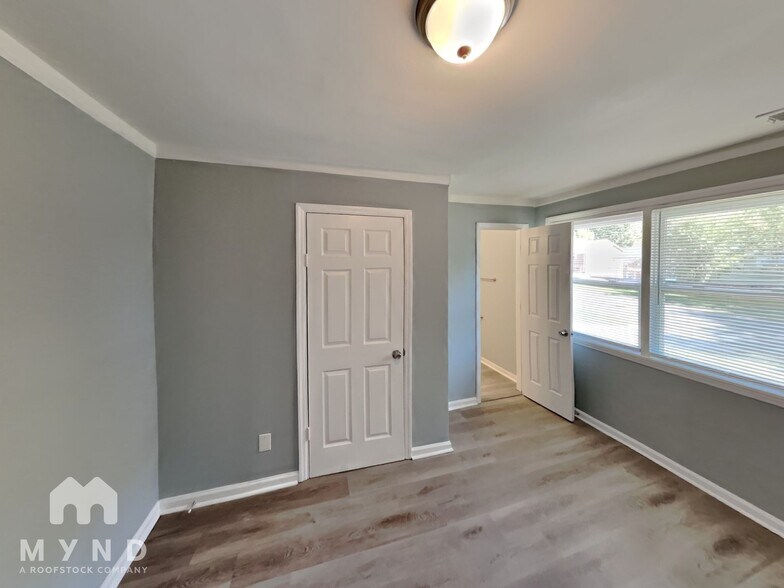 Building Photo - 3026 Bellaire Dr