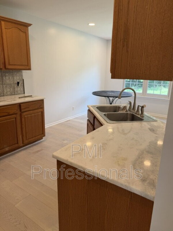 Building Photo - 112 Buena Vista Ct