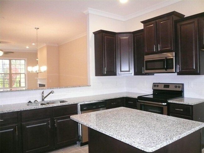 Building Photo - 2417 Tenor Ln