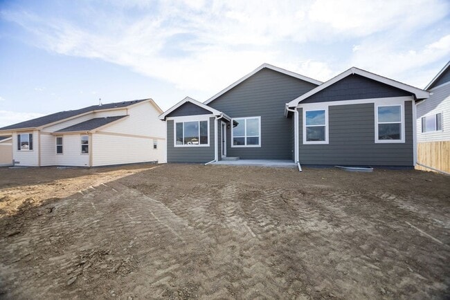 Building Photo - 3bd 2ba -  Ranch-Style Living in Northwest Loveland