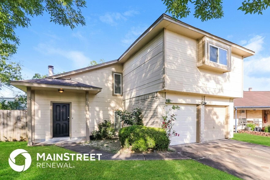 Building Photo - 15703 Baybriar Dr