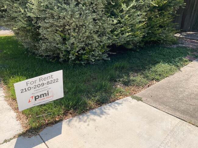 Building Photo - 9626 Bratton Dr