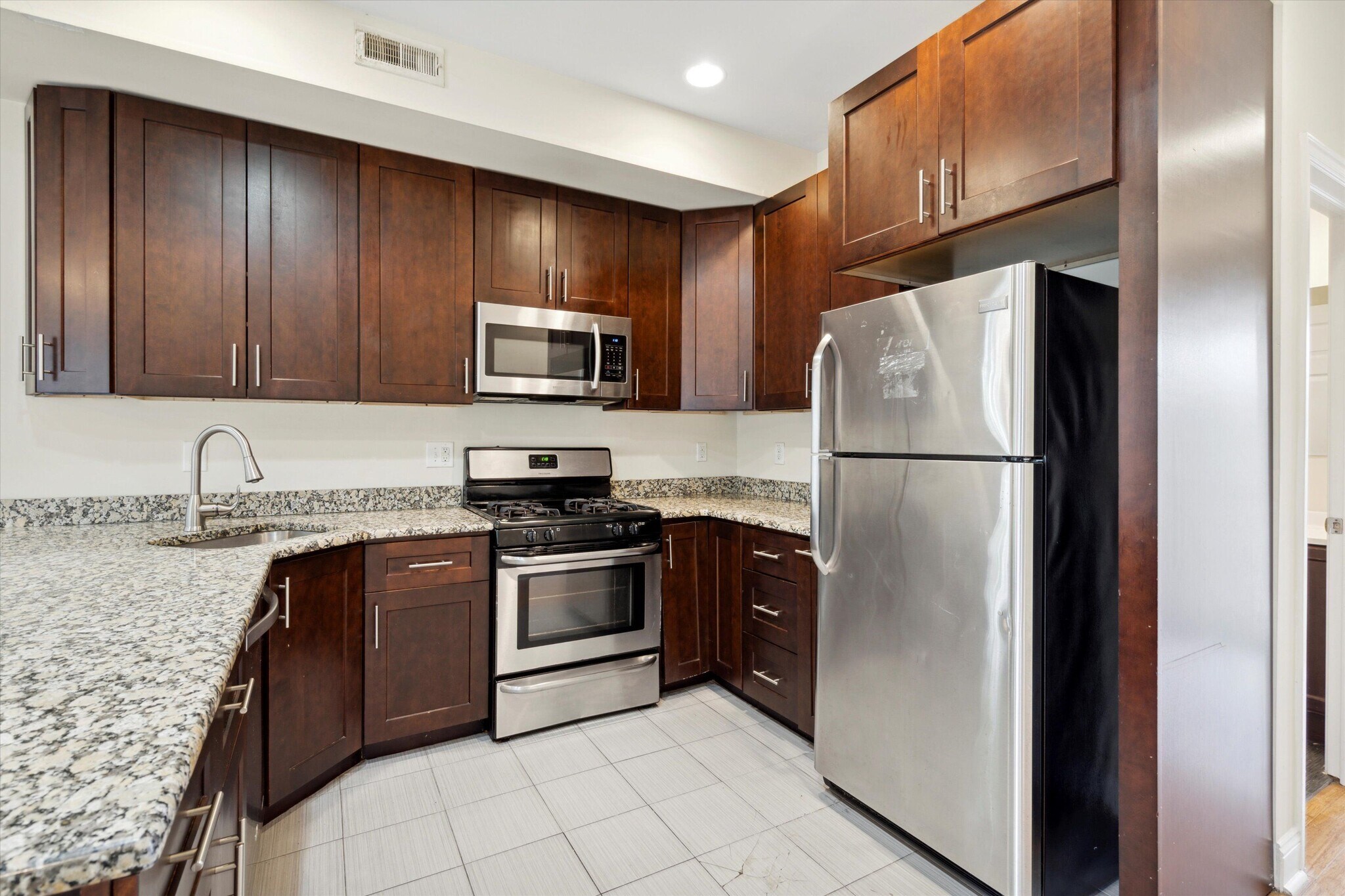 Building Photo - 1832 W Montgomery Ave