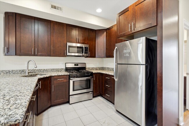 Building Photo - 1832 W Montgomery Ave