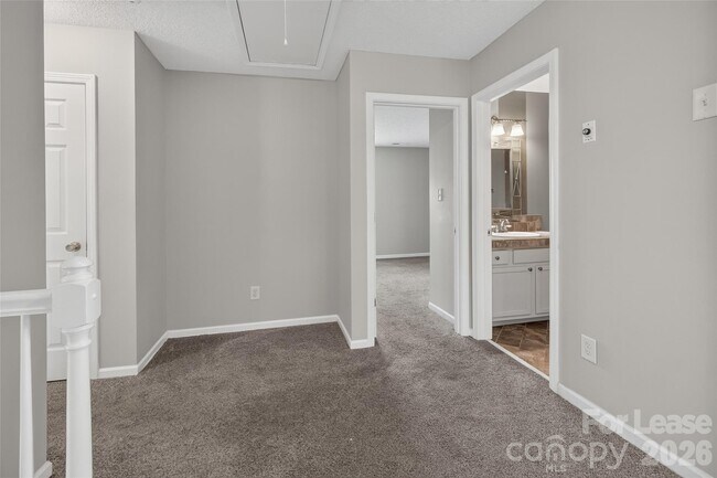 Building Photo - 10745 Glenluce Ave