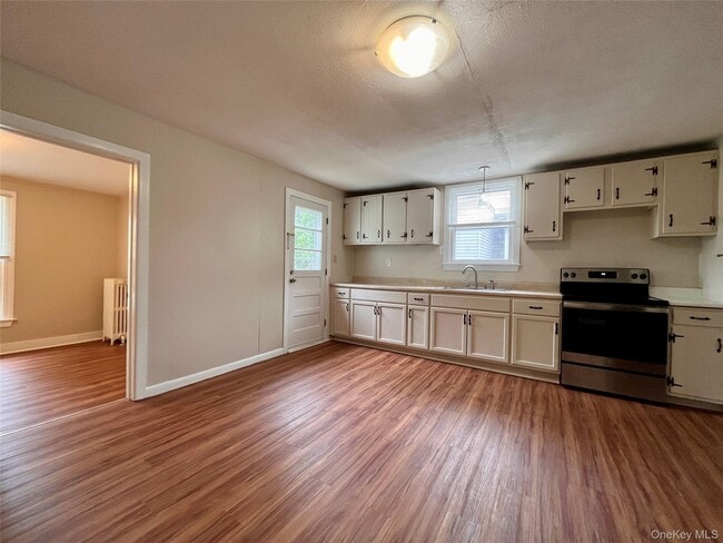 Building Photo - 35 S Remsen Ave