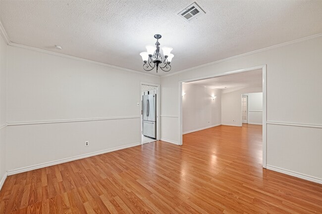 Building Photo - 2319 Blue Willow Dr