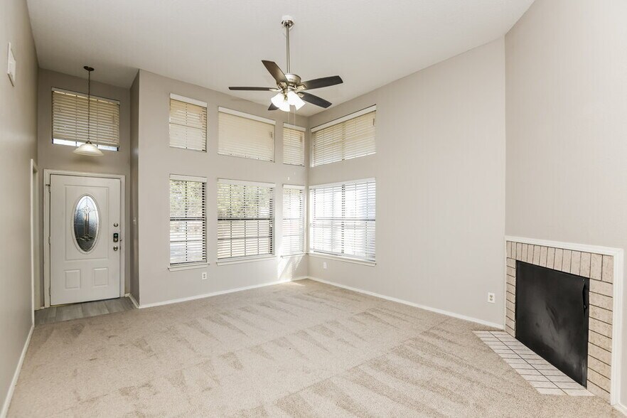 Building Photo - 910 Galaxy Dr