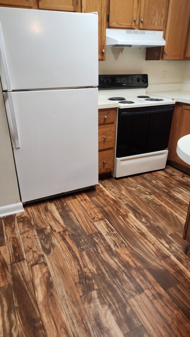 Building Photo - 5813 Rover Dr