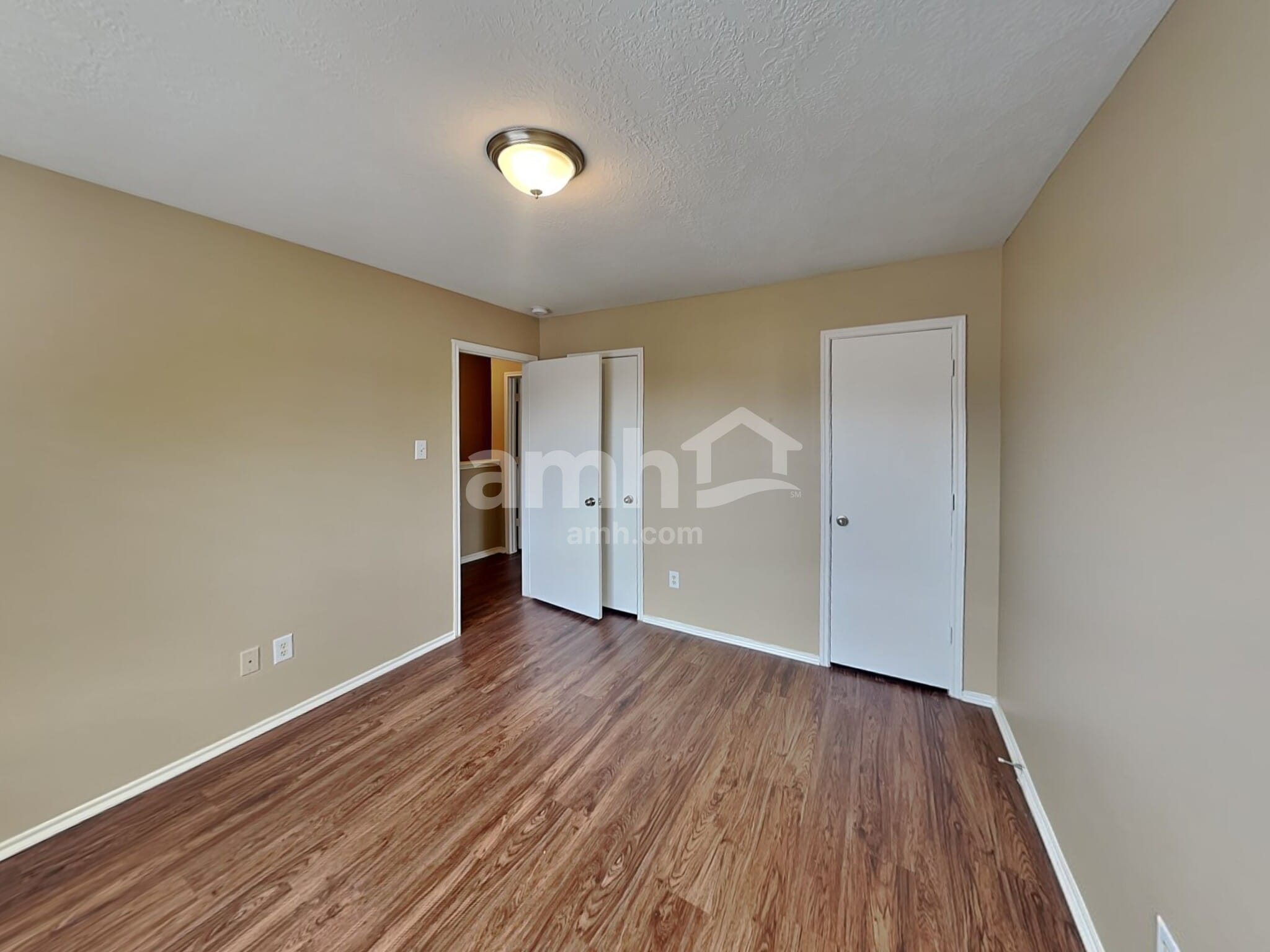 Building Photo - 8918 Farm Ridge Ln