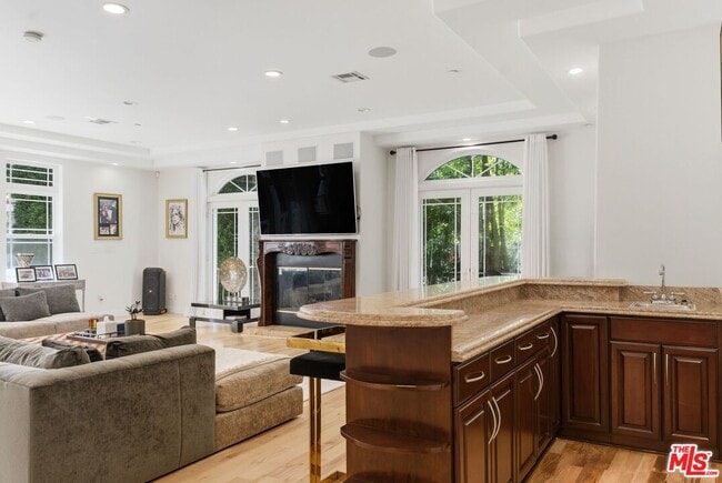 Building Photo - 23135 Dolorosa St