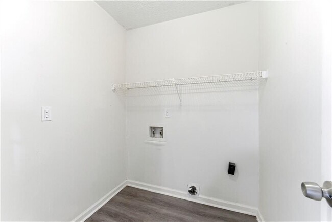 Building Photo - 2130 Fieldstone View Ct SE