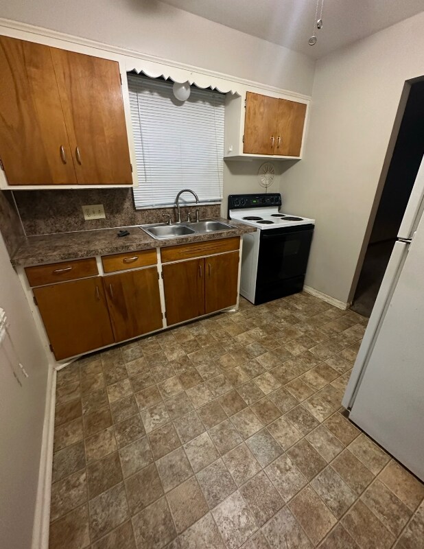 Building Photo - 3721 Douglas Rd