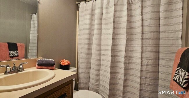 Building Photo - 482 East St