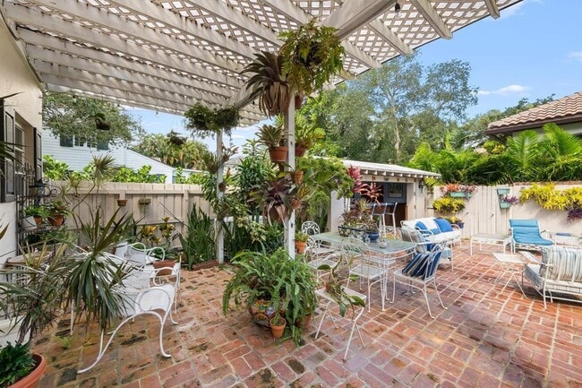 Building Photo - 1252 N Rio Vista Blvd