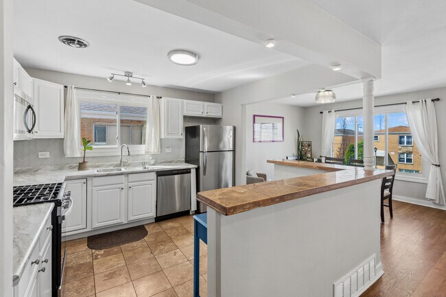 Building Photo - 5021 Church St