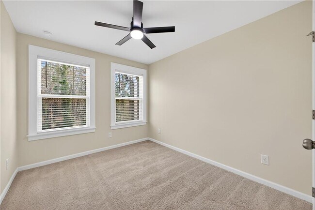 Building Photo - 4406 Ryan St