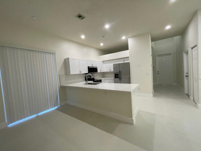 Building Photo - 1806 NW 98th Ave
