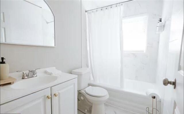 Building Photo - 3047 Horse Shoe Dr