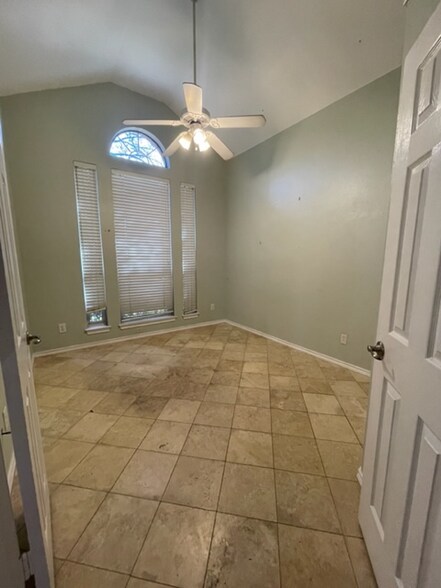 Building Photo - 5925 Sagebrush Trail