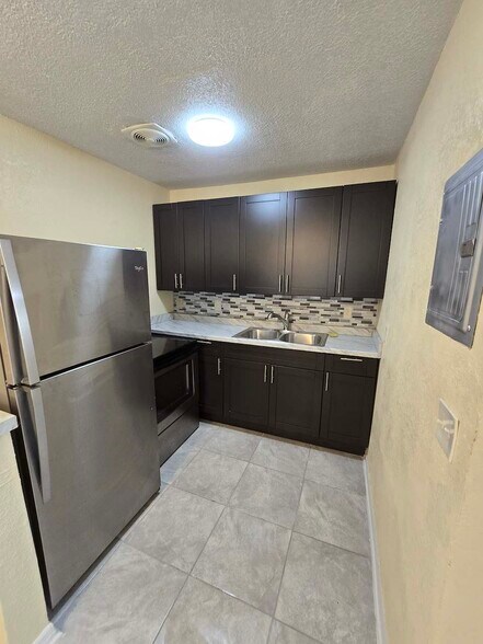Building Photo - 7215 Bailey Ct