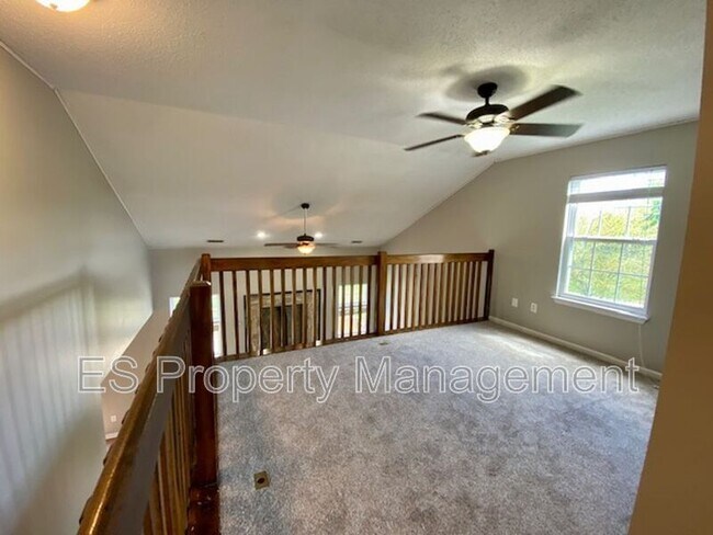 Building Photo - 15382 Ten Point Dr