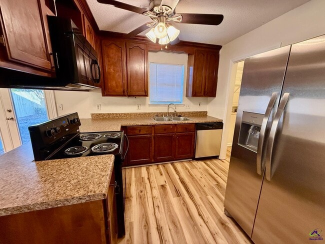 Building Photo - 126 Kensington Cir