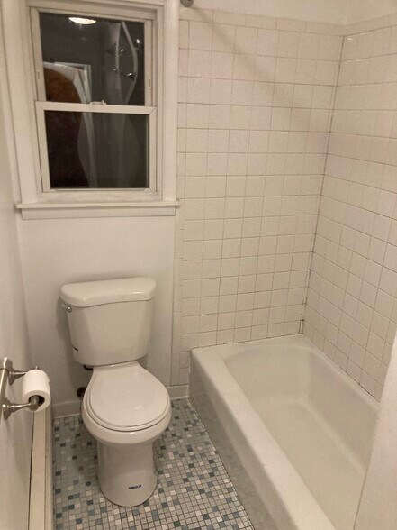 Building Photo - 2925 W Lydius St