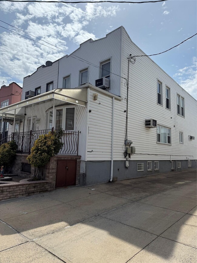 Building Photo - 66-18 75th St