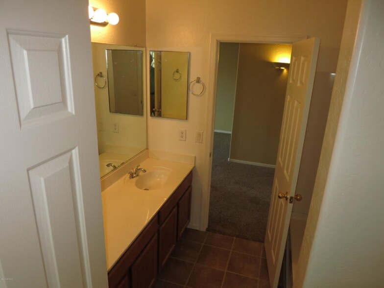 Building Photo - 24845 W Dove Trail
