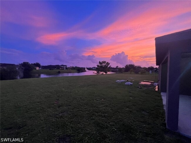 Building Photo - 742 Center Lake St