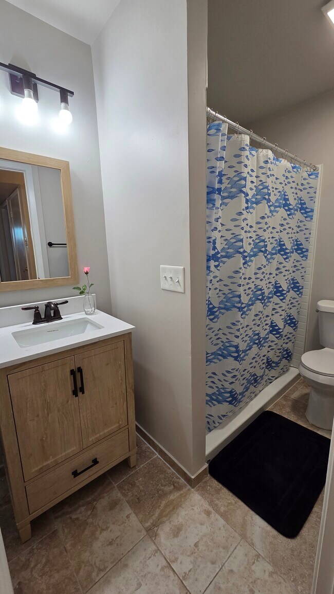 Building Photo - 2910 Wacos Dr