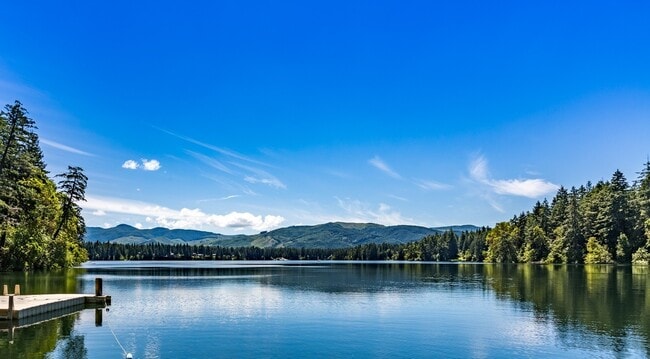 Building Photo - Spacious Open Layout 3 bedroom, 2 bath Rambler in Clearwood!