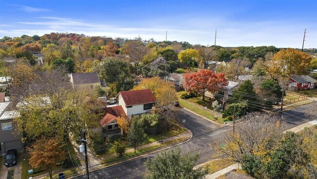 Building Photo - 805 Cumberland Rd