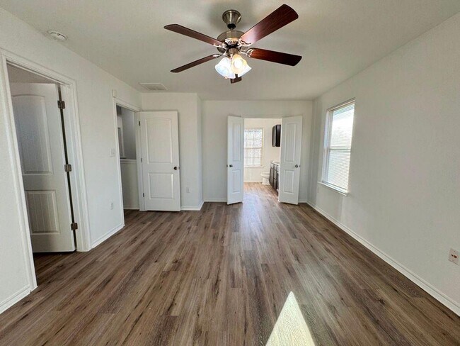 Building Photo - 15206 Walcott Dr