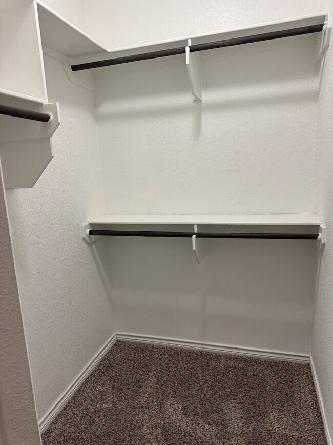 Building Photo - Welcome Home!!