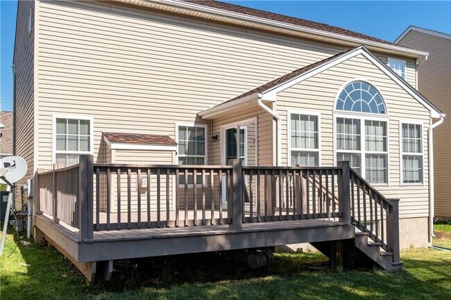 Building Photo - 3601 Empire Dr