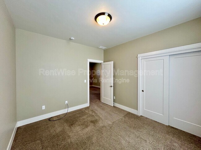 Building Photo - 3712 S Caddis Pl